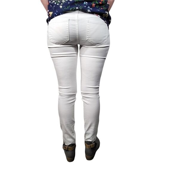 No Boundaries Junior's White Skinny Jean - Picture 4 of 6